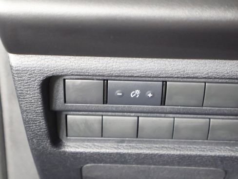 Used 2024 Mitsubishi Outlander ES image 34