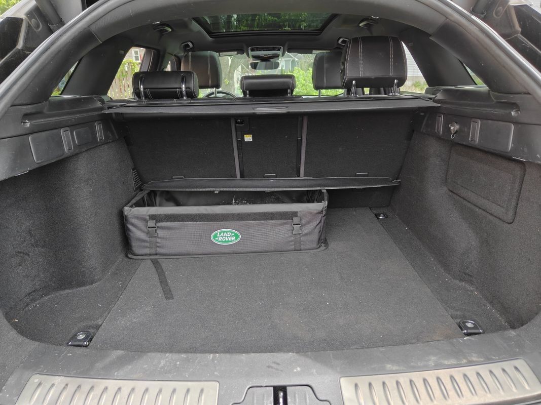 Used 2018 Land Rover Range Rover Velar R-Dynamic SE AWD/4WD image 23
