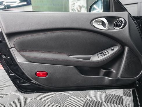 Used 2013 Nissan 370Z NISMO image 33