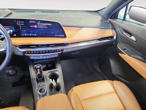 Used 2024 Cadillac XT4 Premium Luxury w/ Technology Package image 12