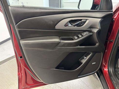 Used 2019 Chevrolet Traverse RS image 15