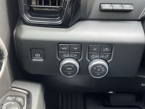 New 2026 GMC Sierra 2500 AT4 w/ AT4 Premium Plus Package image 18