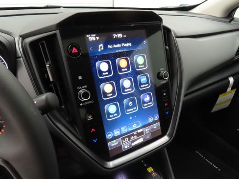 New 2025 Subaru Crosstrek 2.5i Limited w/ Crosstrek Mirror Package image 18