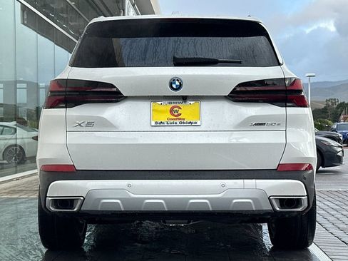 New 2026 BMW X5 xDrive50e w/ Climate Comfort Package AWD/4WD image 4