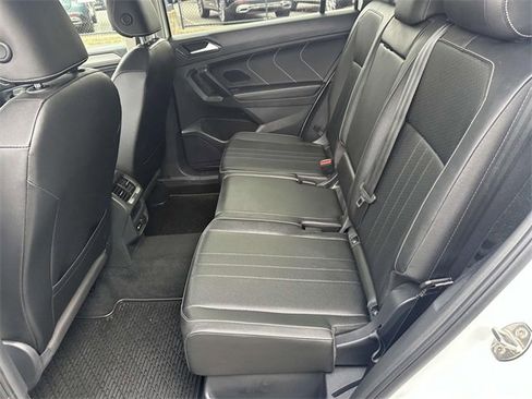 Certified 2022 Volkswagen Tiguan SE image 19