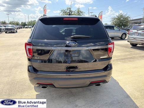 Used 2019 Ford Explorer XLT w/ Equipment Group 202A FWD image 9