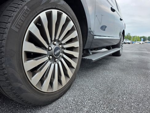 Used 2018 Lincoln Navigator L Reserve w/ Technology Package AWD/4WD image 23
