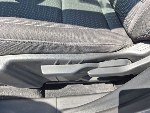 Certified 2025 Chevrolet Equinox LT w/ Safety and Technology Package FWD image 17