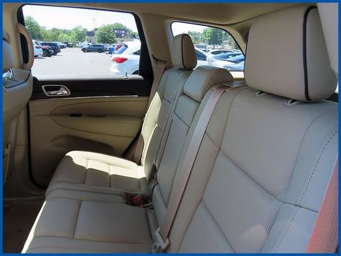 Certified 2018 Jeep Grand Cherokee Overland AWD/4WD image 10