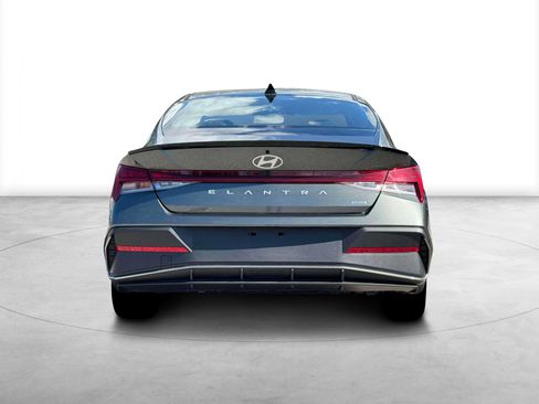 New 2025 Hyundai Elantra SEL image 6
