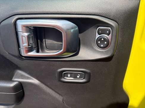 Used 2024 Jeep Wrangler Unlimited AWD/4WD image 25