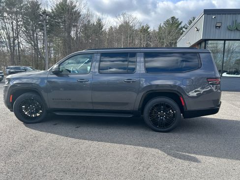 New 2025 Jeep Wagoneer L Series II w/ Premium Group I image 16