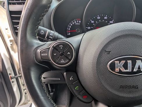 Used 2019 Kia Soul + FWD image 17