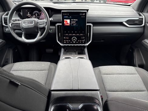 Used 2025 GMC Acadia Elevation image 13