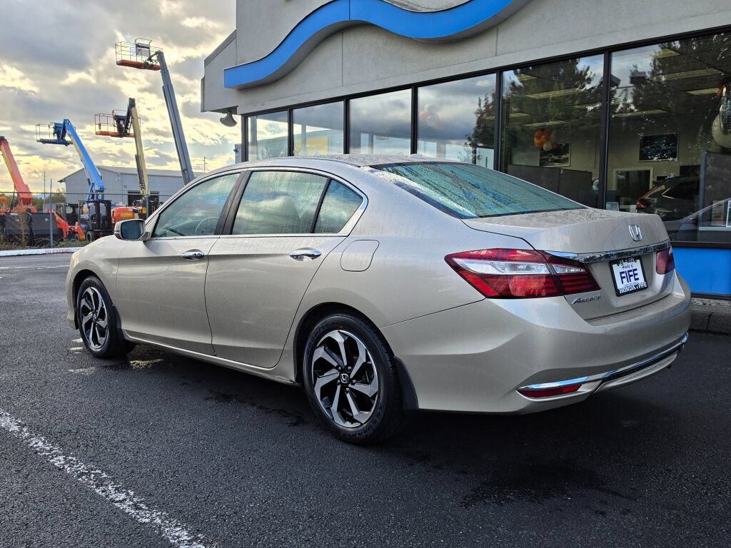 Used 2017 Honda Accord EX-L image 3
