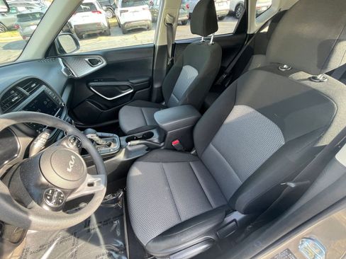 Used 2025 Kia Soul LX w/ LX Technology Package image 30
