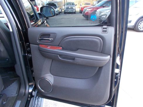 Used 2013 Cadillac Escalade EXT Luxury image 19