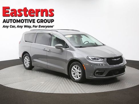 Used 2022 Chrysler Pacifica Touring-L image 50