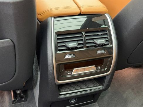 Used 2022 BMW X5 xDrive40i w/ M Sport Package image 43