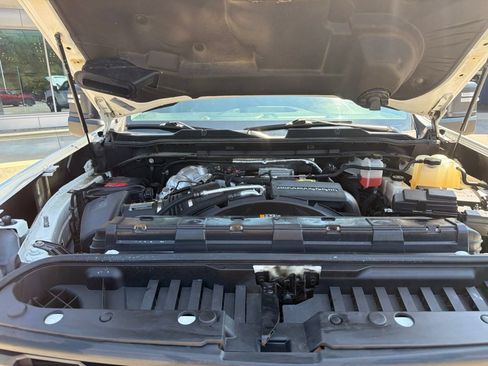 Certified 2022 Chevrolet Silverado 2500 Custom w/ Custom Value Package AWD/4WD image 12