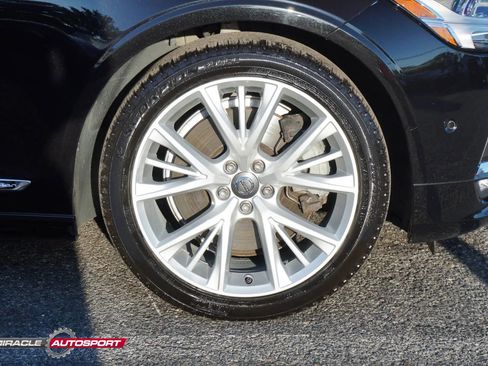 Used 2017 Volvo S90 T6 Inscription w/ Vision Package image 10