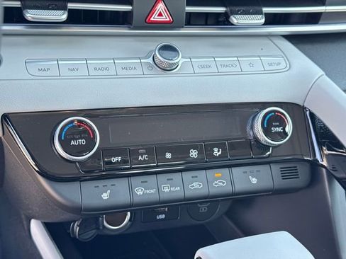 New 2026 Hyundai Elantra Limited FWD image 21