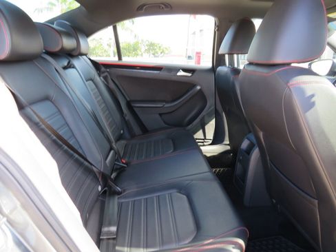 Used 2017 Volkswagen Jetta GLI FWD image 19