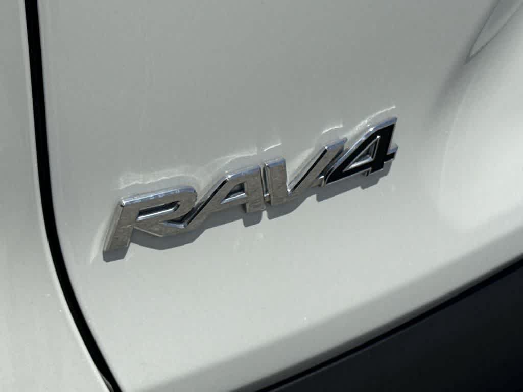Used 2025 Toyota RAV4 XLE Premium AWD/4WD image 10