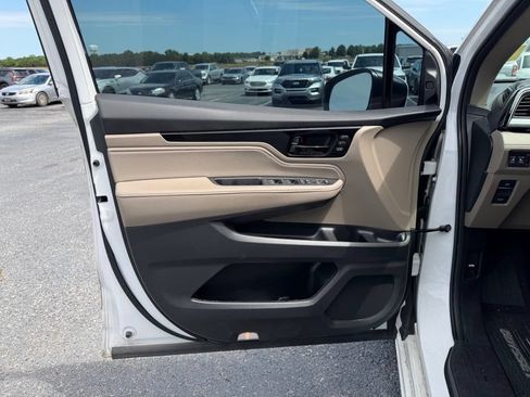 Used 2024 Honda Odyssey Touring image 14
