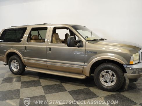 Used 2002 Ford Excursion Limited RWD image 16