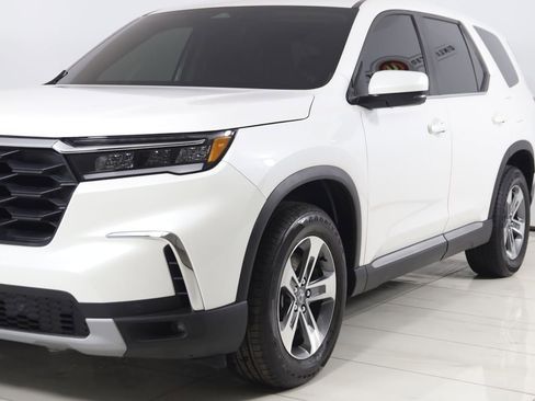 Used 2025 Honda Pilot EX-L image 55