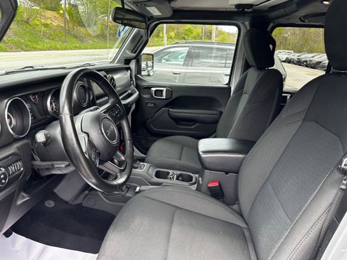 Used 2022 Jeep Gladiator Sport AWD/4WD image 25