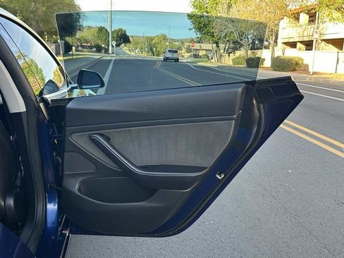 Used 2018 Tesla Model 3 Long Range image 39
