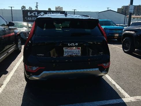 Used 2023 Kia Niro EX Touring FWD image 9