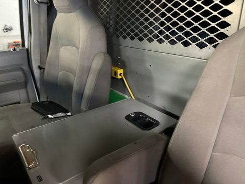 Used 2010 Ford E-150 and Econoline 150 image 14