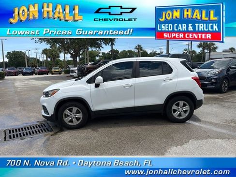 Used 2020 Chevrolet Trax LS FWD image 4