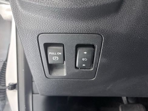 Used 2019 Ford F150 XLT w/ Equipment Group 302A Luxury AWD/4WD image 27