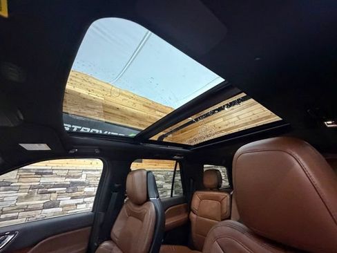 Used 2024 Lincoln Navigator Reserve AWD/4WD image 29