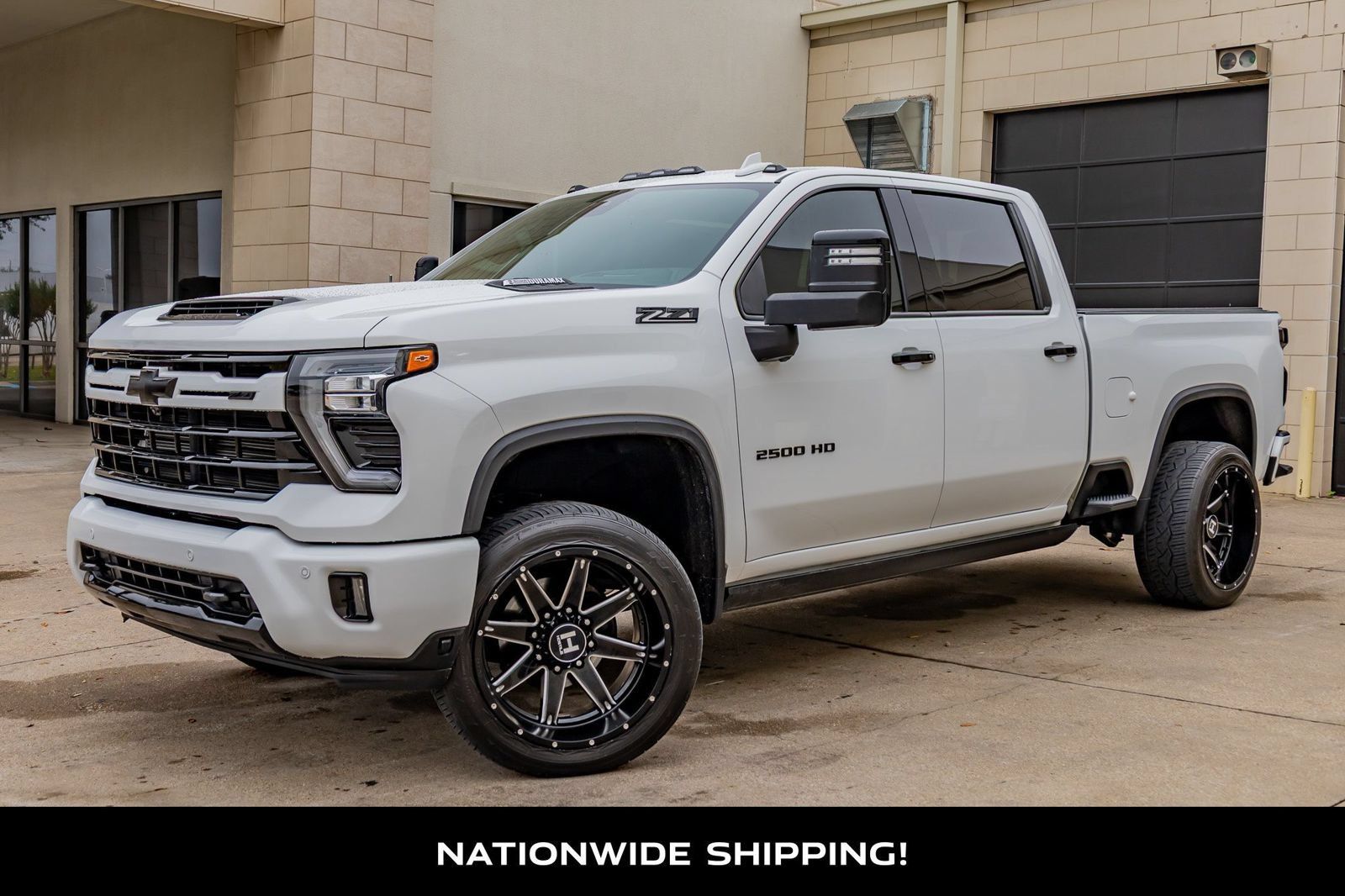 Used 2024 Chevrolet Silverado 2500 LTZ w/ LTZ Plus Package AWD/4WD image 4