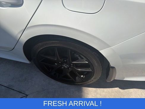 Used 2025 Honda Civic Sport image 9