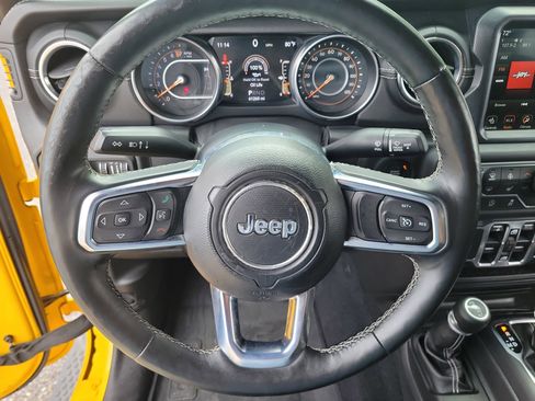 Used 2018 Jeep Wrangler Unlimited Sahara AWD/4WD image 23