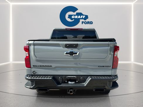 Used 2025 Chevrolet Silverado 1500 Custom Trail Boss w/ Dark Appearance Package AWD/4WD image 8