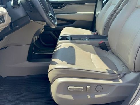 Used 2023 Honda Odyssey Elite image 14