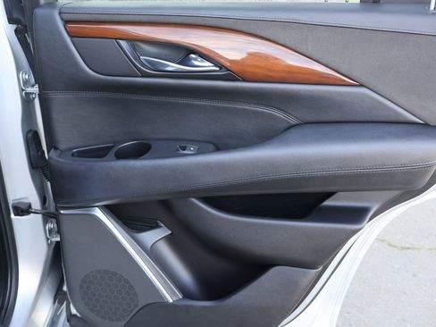 Used 2020 Cadillac Escalade Luxury image 30