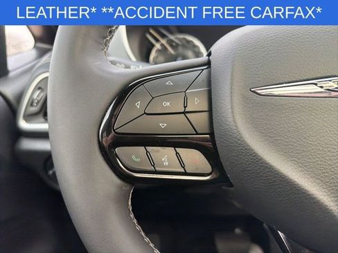 Used 2025 Chrysler Pacifica Limited FWD image 35