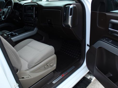 Used 2018 Chevrolet Silverado 1500 LT w/ Texas Edition image 19