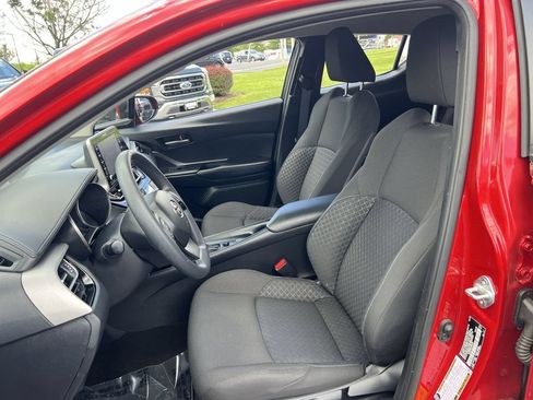Used 2020 Toyota C-HR LE FWD image 13