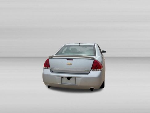 Used 2012 Chevrolet Impala LT FWD image 4