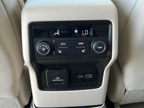 Certified 2023 GMC Acadia Denali AWD/4WD image 16