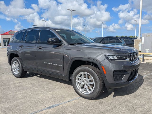 New 2026 Jeep Grand Cherokee Laredo X RWD image 2